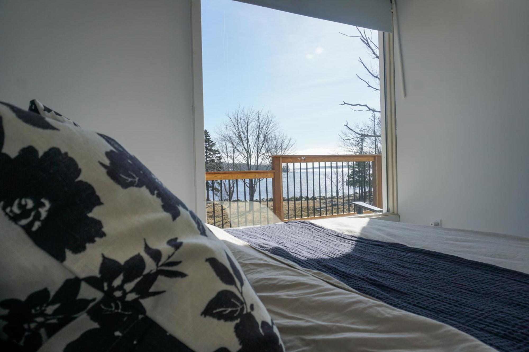 Blissful Oceanfront Cottage In Port Mouton Екстериор снимка