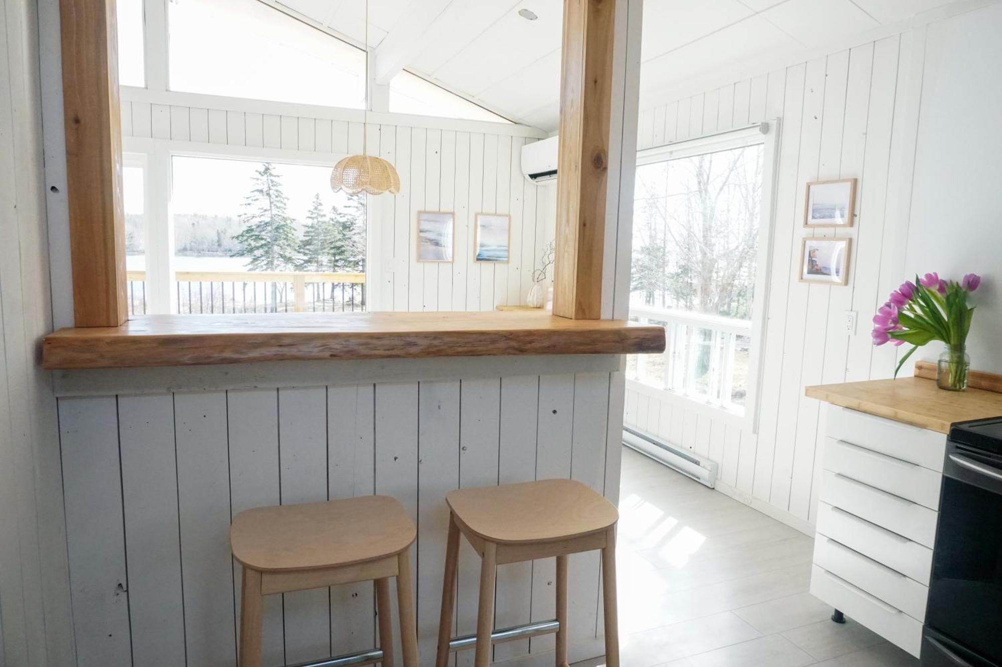 Blissful Oceanfront Cottage In Port Mouton Екстериор снимка